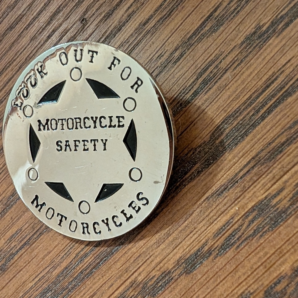 Motorcycle Riders Safety Chromed Pin "Look Out For Motorcycles" - Picture 3 of 7